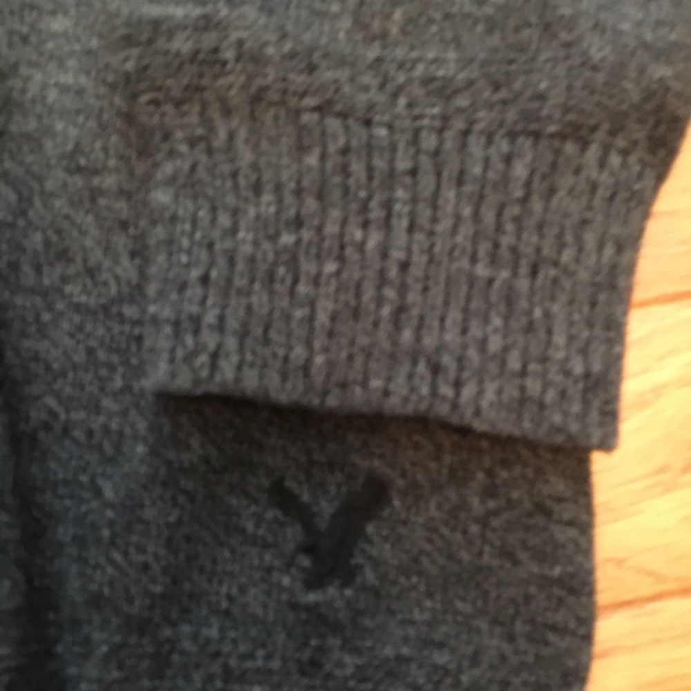 Men’s American Eagle sweater - Picture 2 of 3
